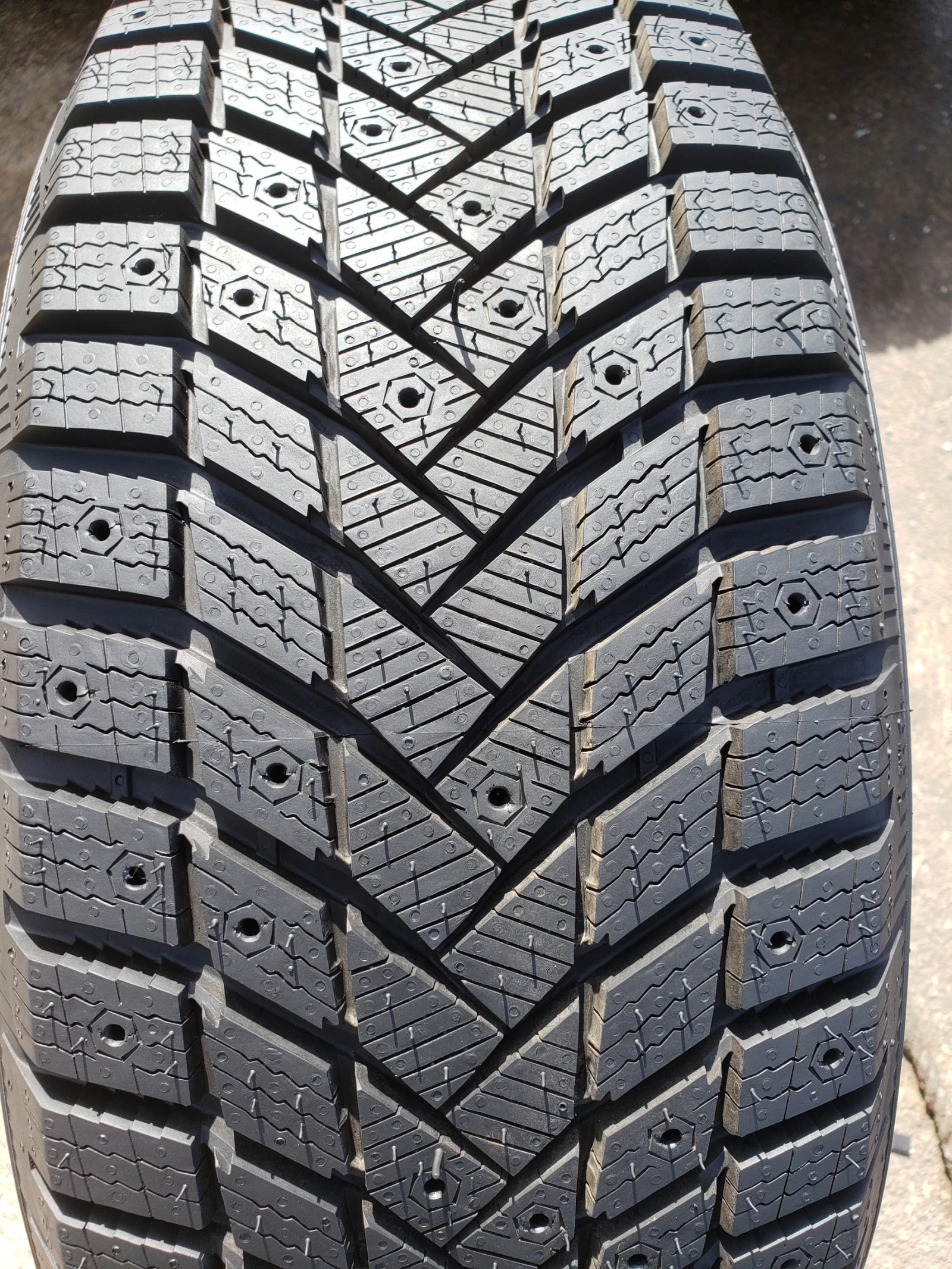 Гуми Зимни 225/55R17