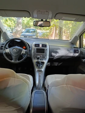 Toyota Auris 2.2, снимка 5