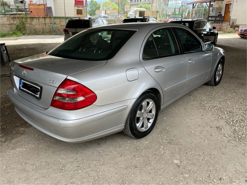 Mercedes-Benz E 220 2.2CDI-6-СКОРОСТИ-УНИКАЛНА, снимка 7 - Автомобили и джипове - 46392336