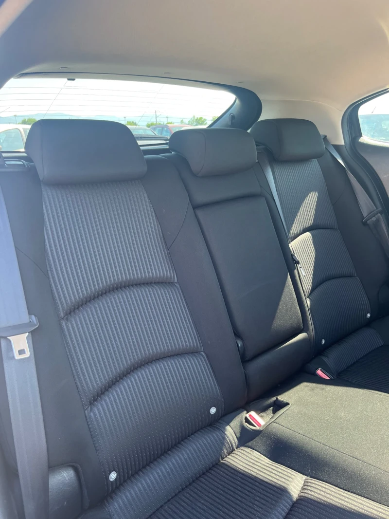 Mazda 3 2.2 SKYACTIV, снимка 12 - Автомобили и джипове - 51016127