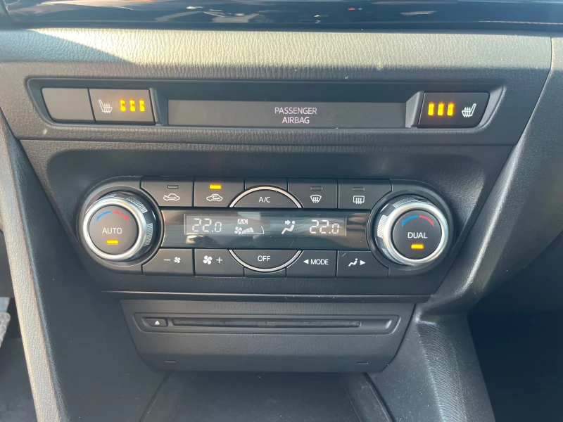 Mazda 3 2.2 SKYACTIV, снимка 10 - Автомобили и джипове - 51016127
