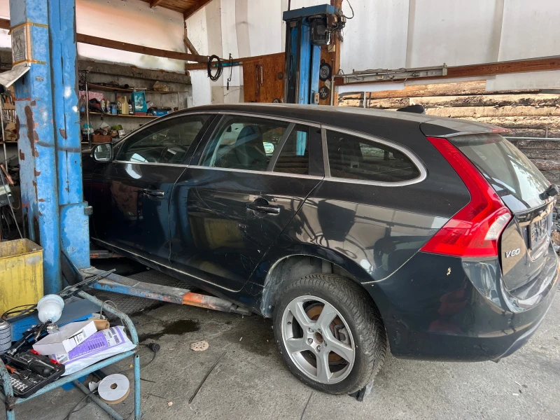 Volvo V60 D3-163к.с , снимка 7 - Автомобили и джипове - 51190811