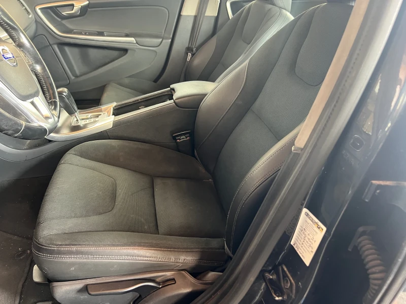Volvo V60 D3-163к.с , снимка 13 - Автомобили и джипове - 51190811