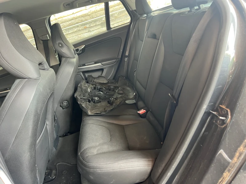 Volvo V60 D3-163к.с , снимка 15 - Автомобили и джипове - 51190811