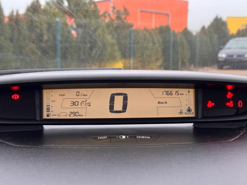 Citroen C4 1.6HDI, снимка 7 - Автомобили и джипове - 52885868