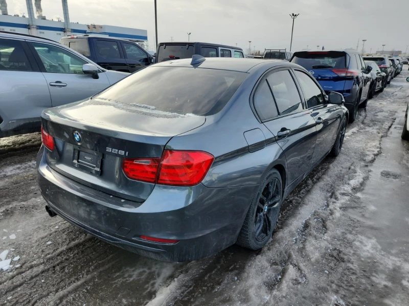 BMW 328 * АВТО КРЕДИТ* ЦЕНА ДО БГ * Сервизна история * , снимка 4 - Автомобили и джипове - 52949704