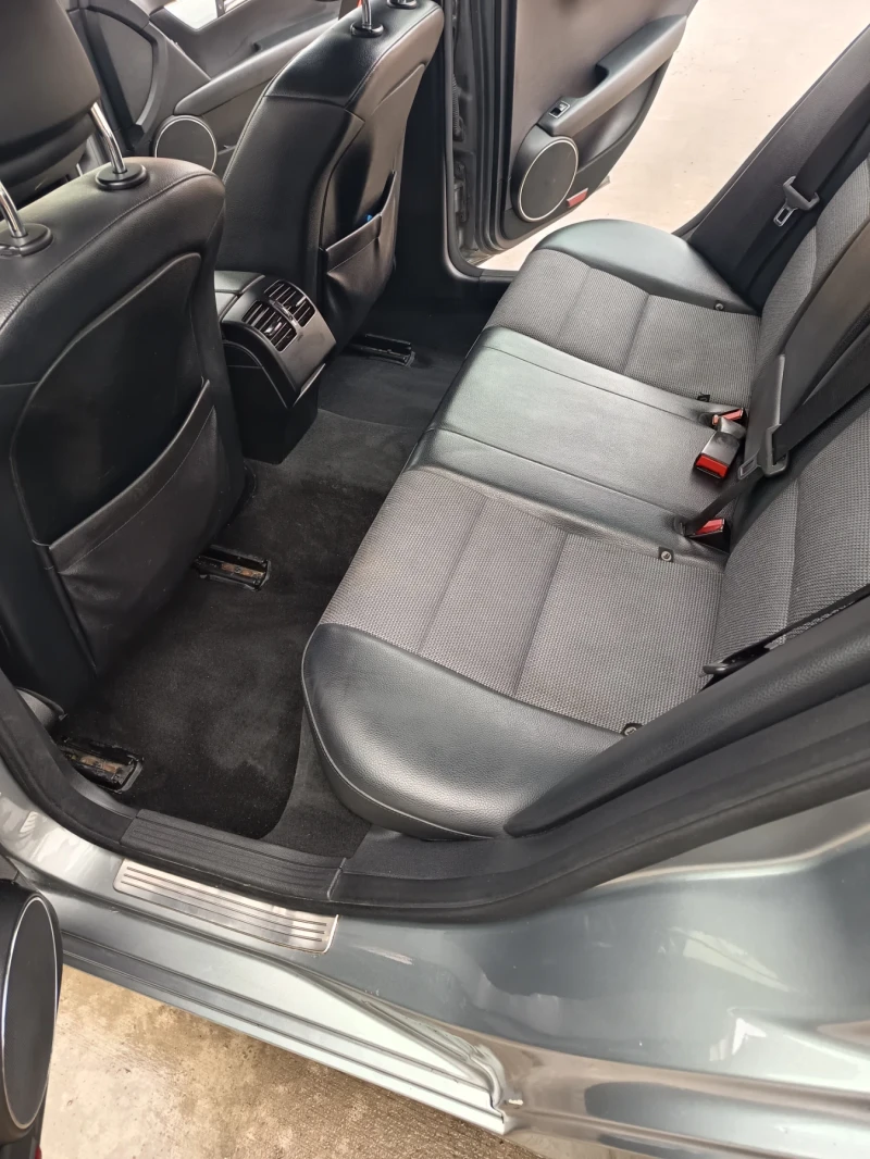 Mercedes-Benz 220, снимка 11 - Автомобили и джипове - 53282171