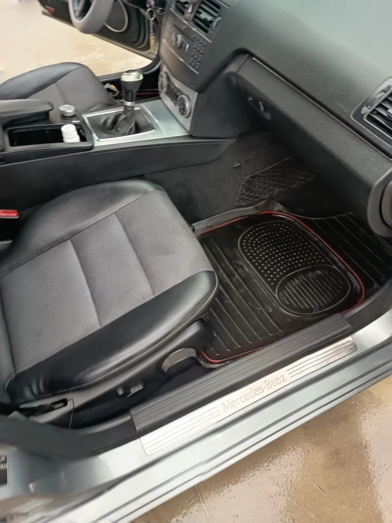 Mercedes-Benz 220, снимка 13 - Автомобили и джипове - 53282171