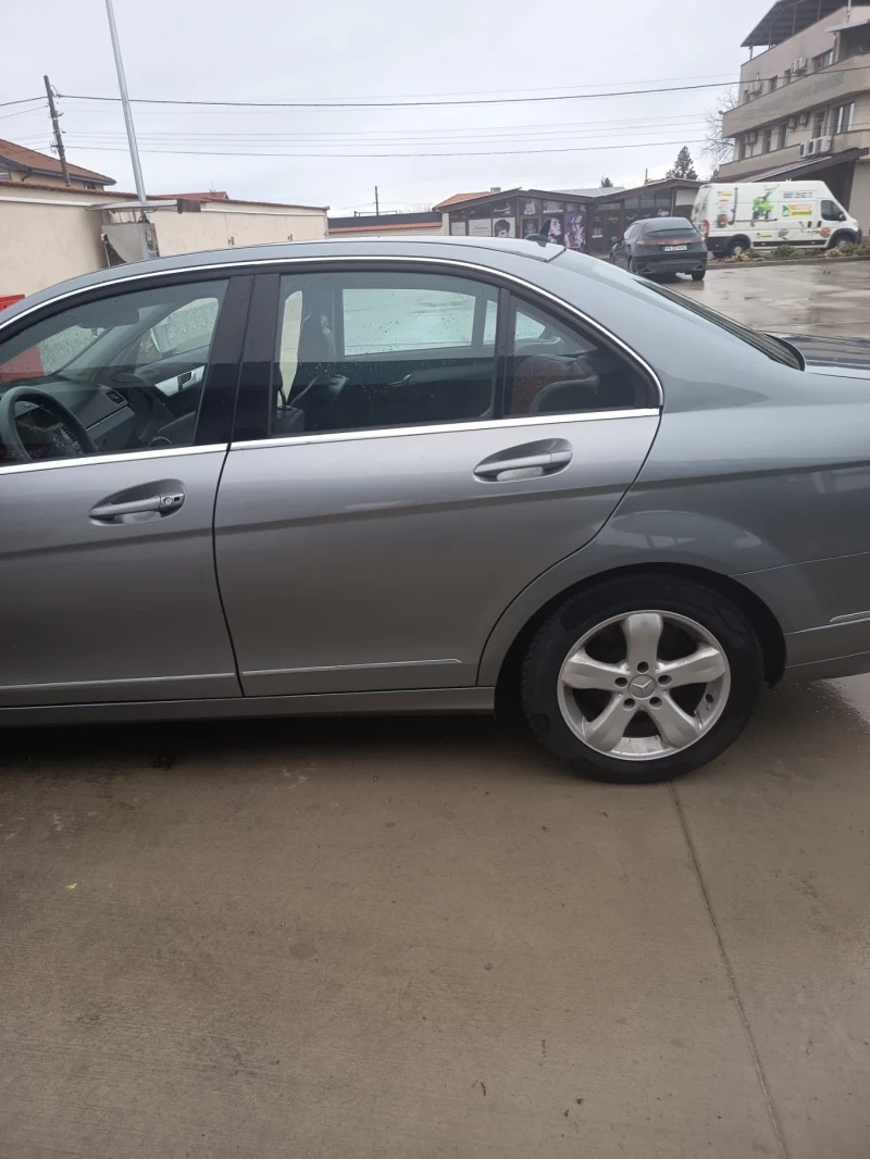 Mercedes-Benz 220, снимка 7 - Автомобили и джипове - 53282171