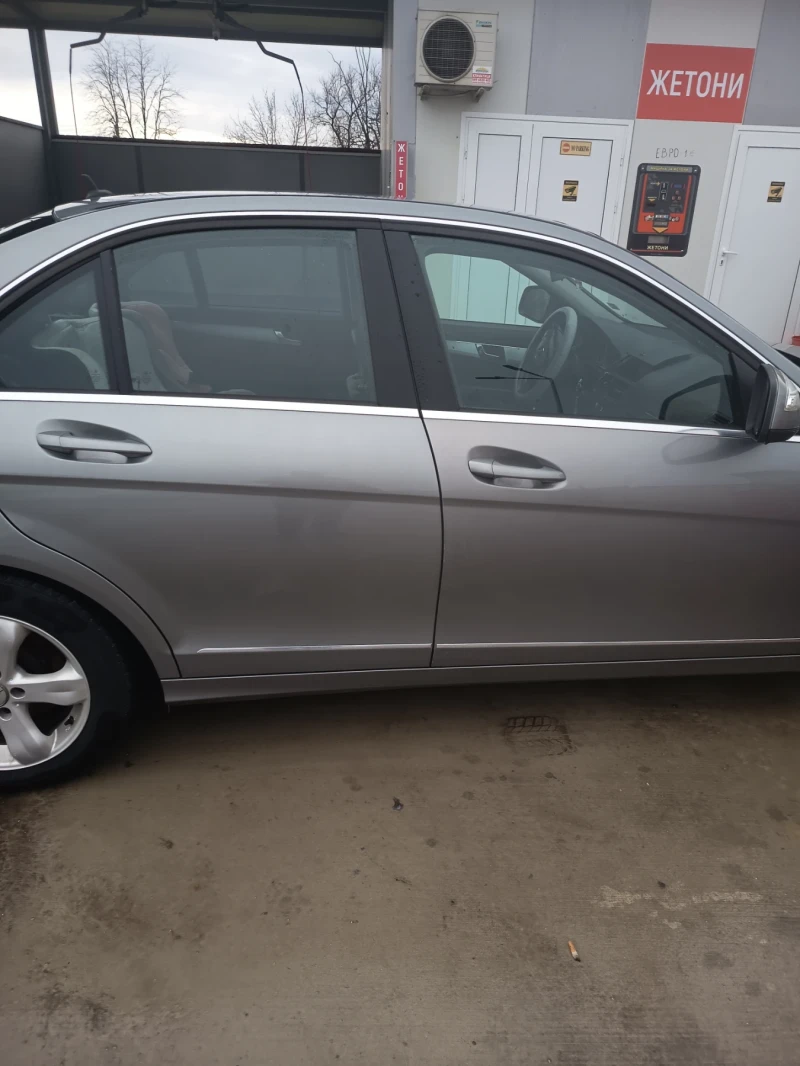 Mercedes-Benz 220, снимка 6 - Автомобили и джипове - 53282171