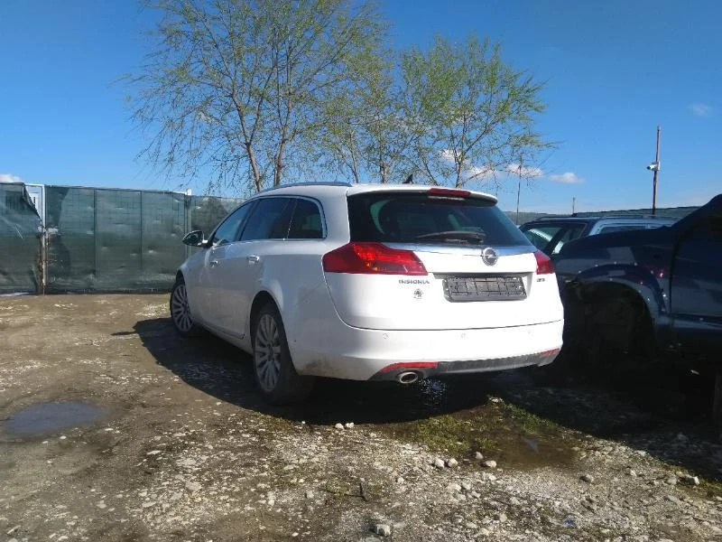 Opel Insignia 2.0CDTI, снимка 4 - Автомобили и джипове - 32434281