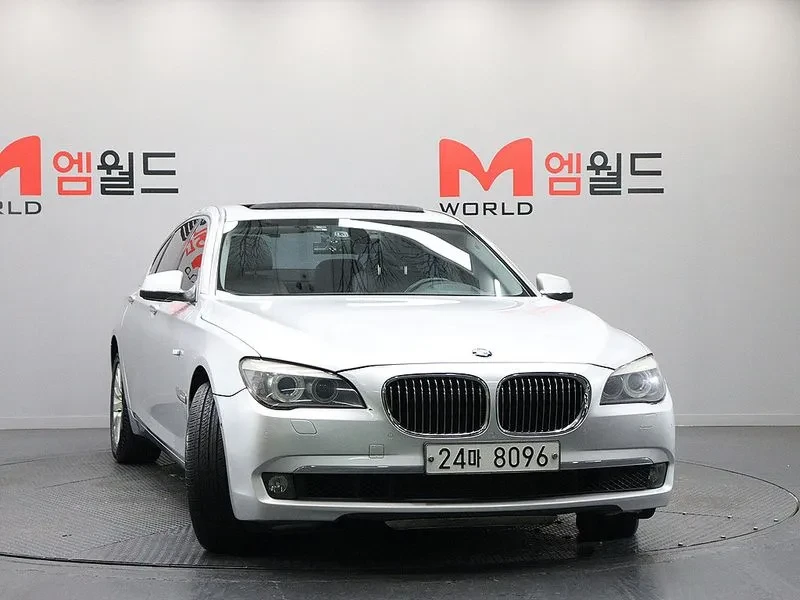 BMW 740 Li - САМО 30% АВАНС, снимка 3 - Автомобили и джипове - 56027965