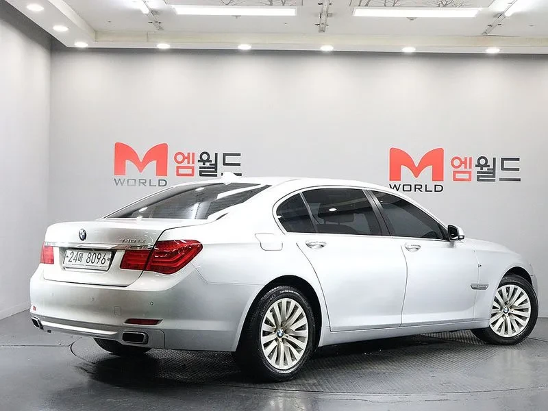 BMW 740 Li - САМО 30% АВАНС, снимка 8 - Автомобили и джипове - 56027965