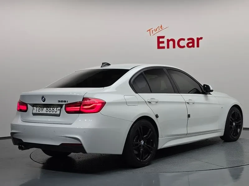 BMW 328 I M Sports, снимка 2 - Автомобили и джипове - 56161916