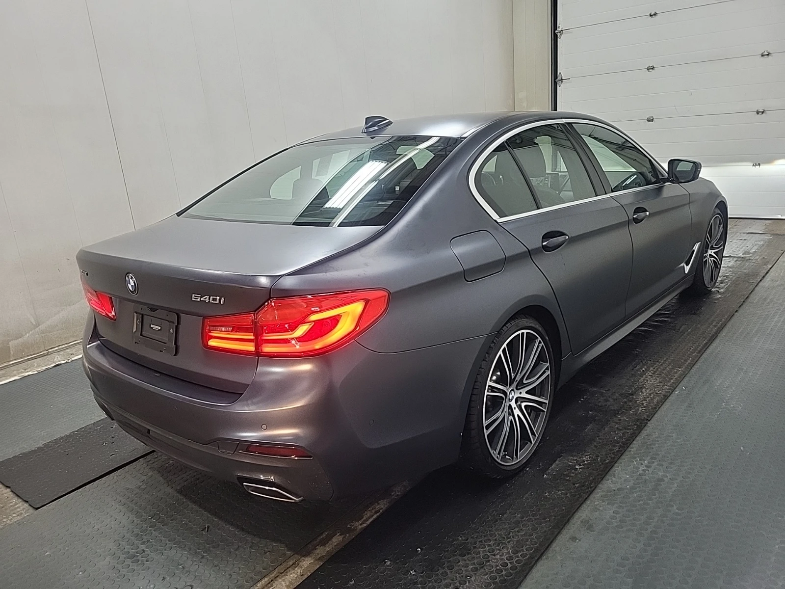 BMW 540 I xDrive M-Pack Обдух* Harman* Диг.табло* Head-Up* - изображение 4