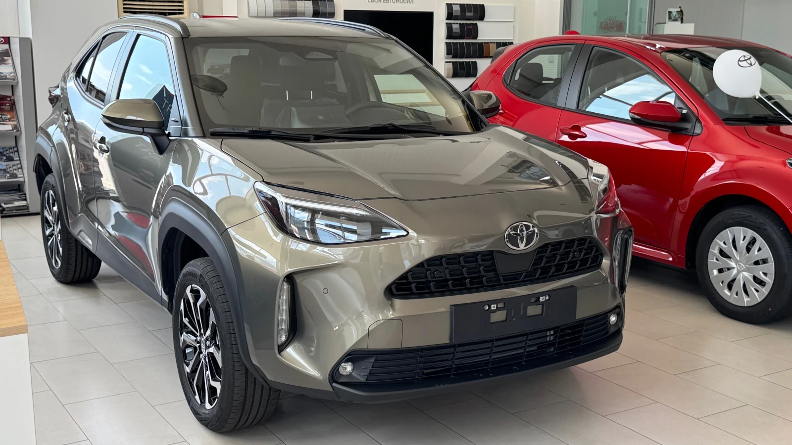 Toyota Yaris Cross Hybrid AWD-I Chic - изображение 2