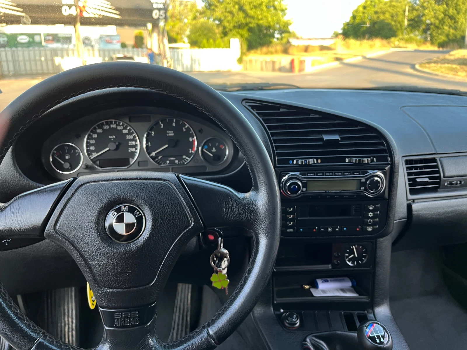 BMW 318 1.8i 115 - изображение 8