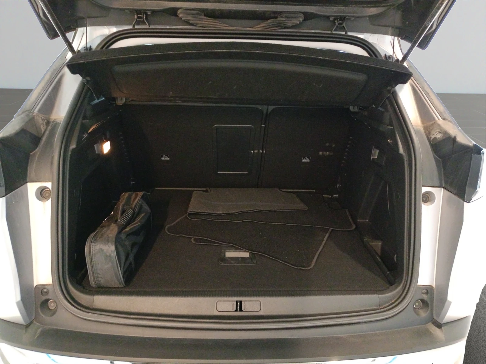 Peugeot 3008 New Line Up ALLURE PACK 1.5 BlueHDi 130 S&S EAT8 E - изображение 9