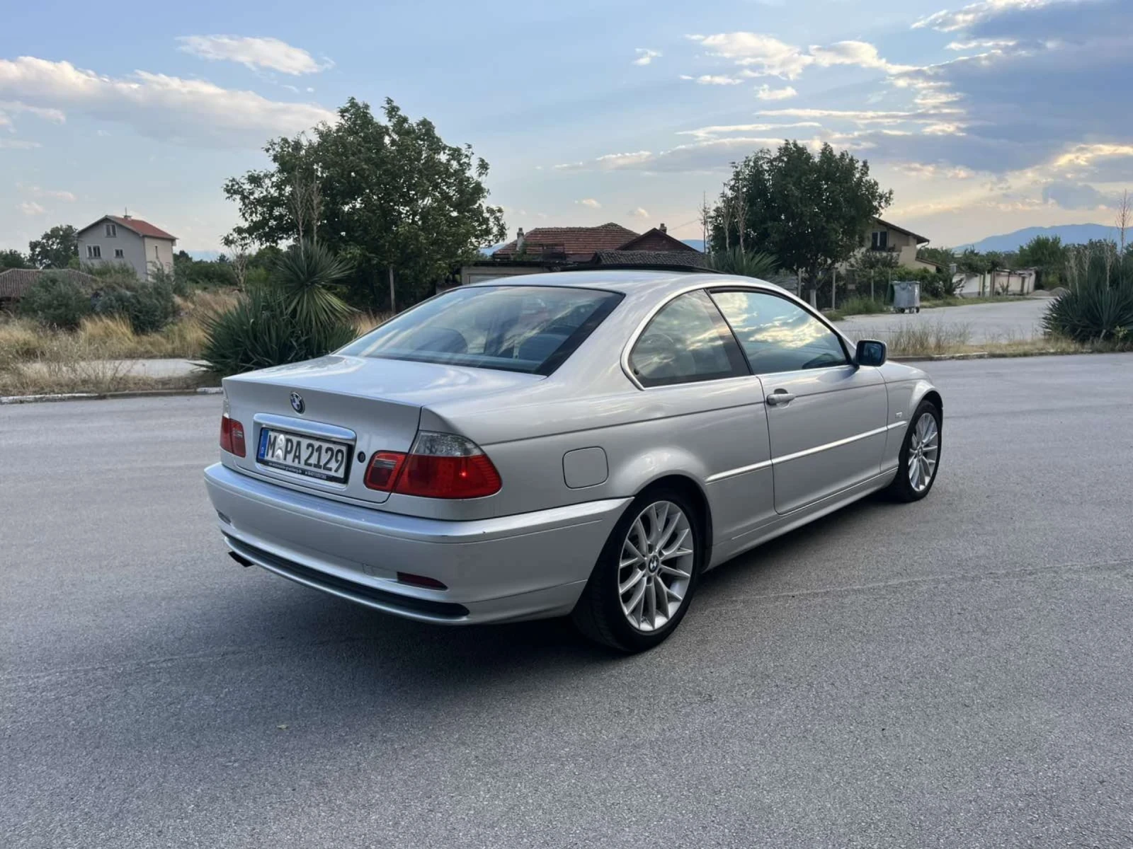 BMW 320  - изображение 9