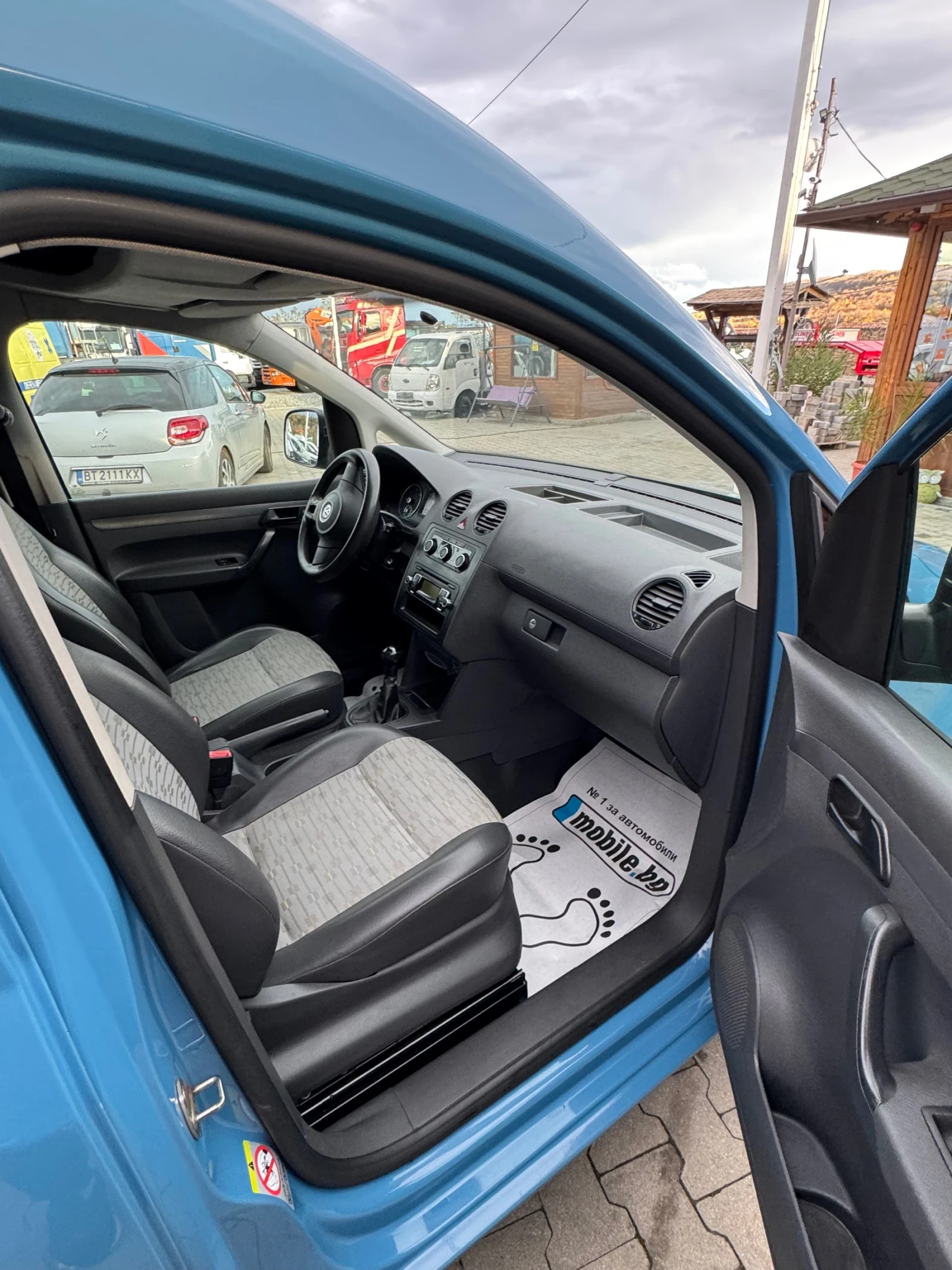 VW Caddy 1.6 TDI ПЕРФЕКТНО - изображение 9