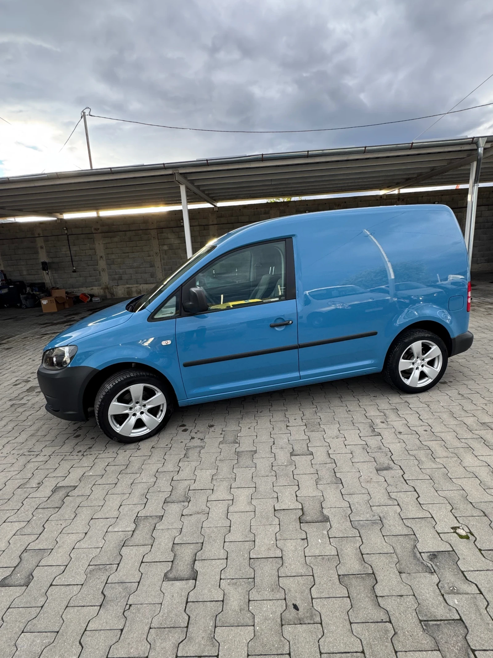 VW Caddy 1.6 TDI ПЕРФЕКТНО - изображение 4