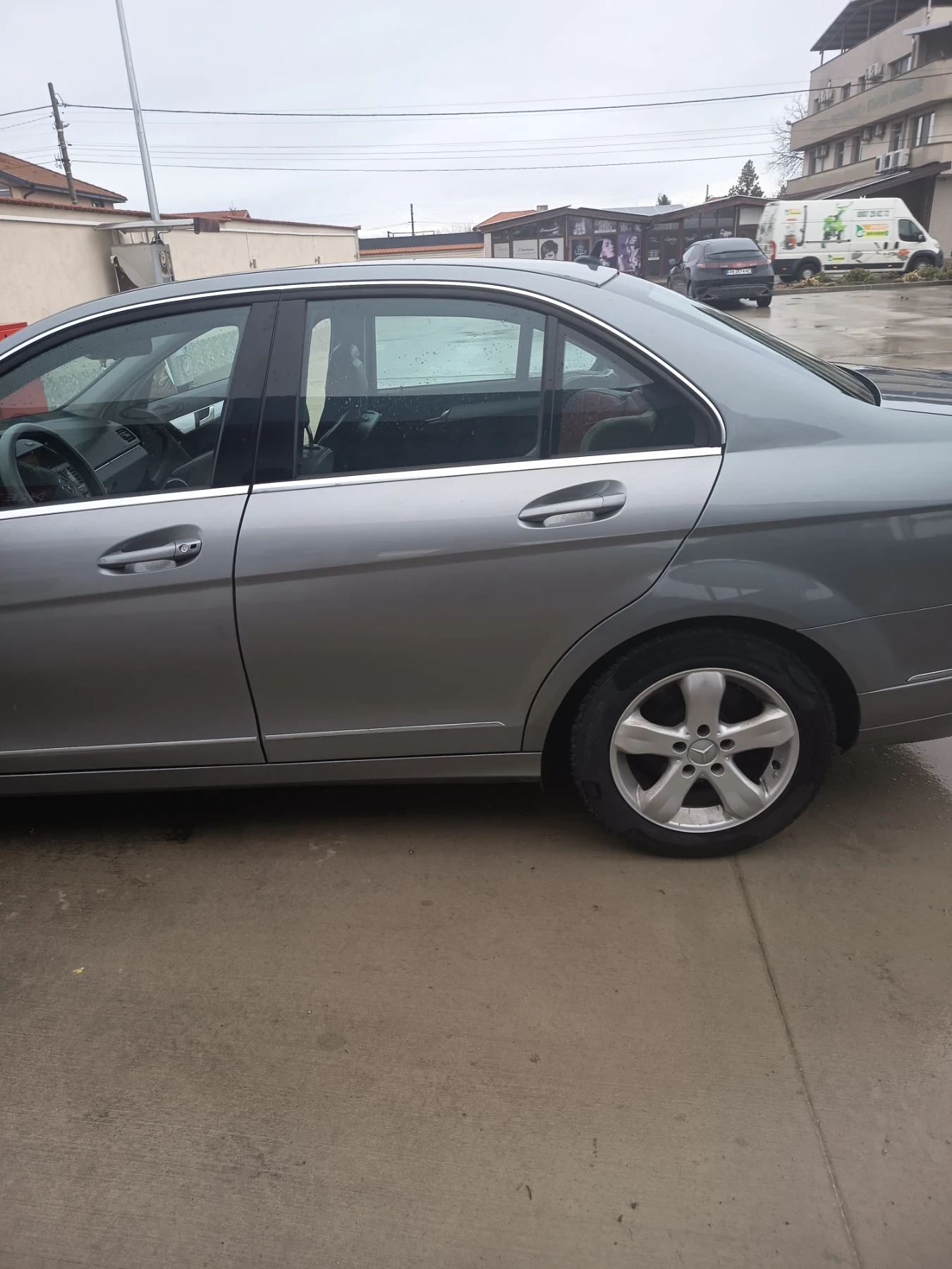 Mercedes-Benz 220  - изображение 7