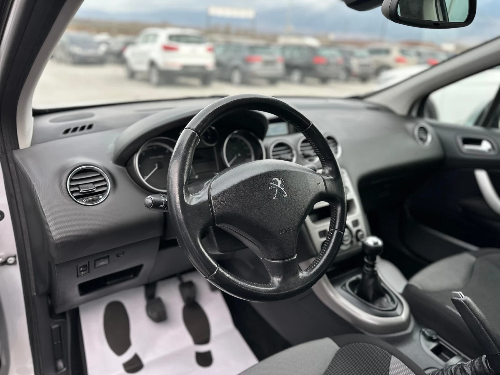 Peugeot 308 1.6HDi-СЕРВИЗНА ИСТОРИЯ-КЛИМАТРОНИК-ТОП, снимка 8 - Автомобили и джипове - 53923298