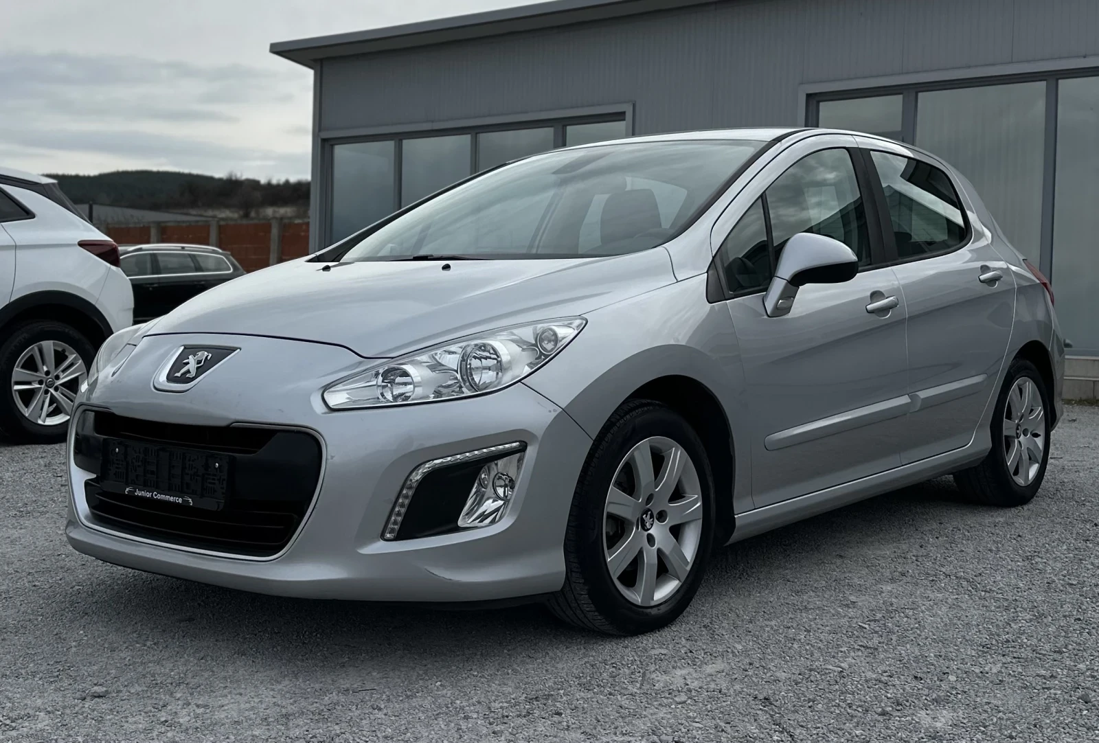 Peugeot 308 1.6HDi-СЕРВИЗНА ИСТОРИЯ-КЛИМАТРОНИК-ТОП, снимка 3 - Автомобили и джипове - 53923298