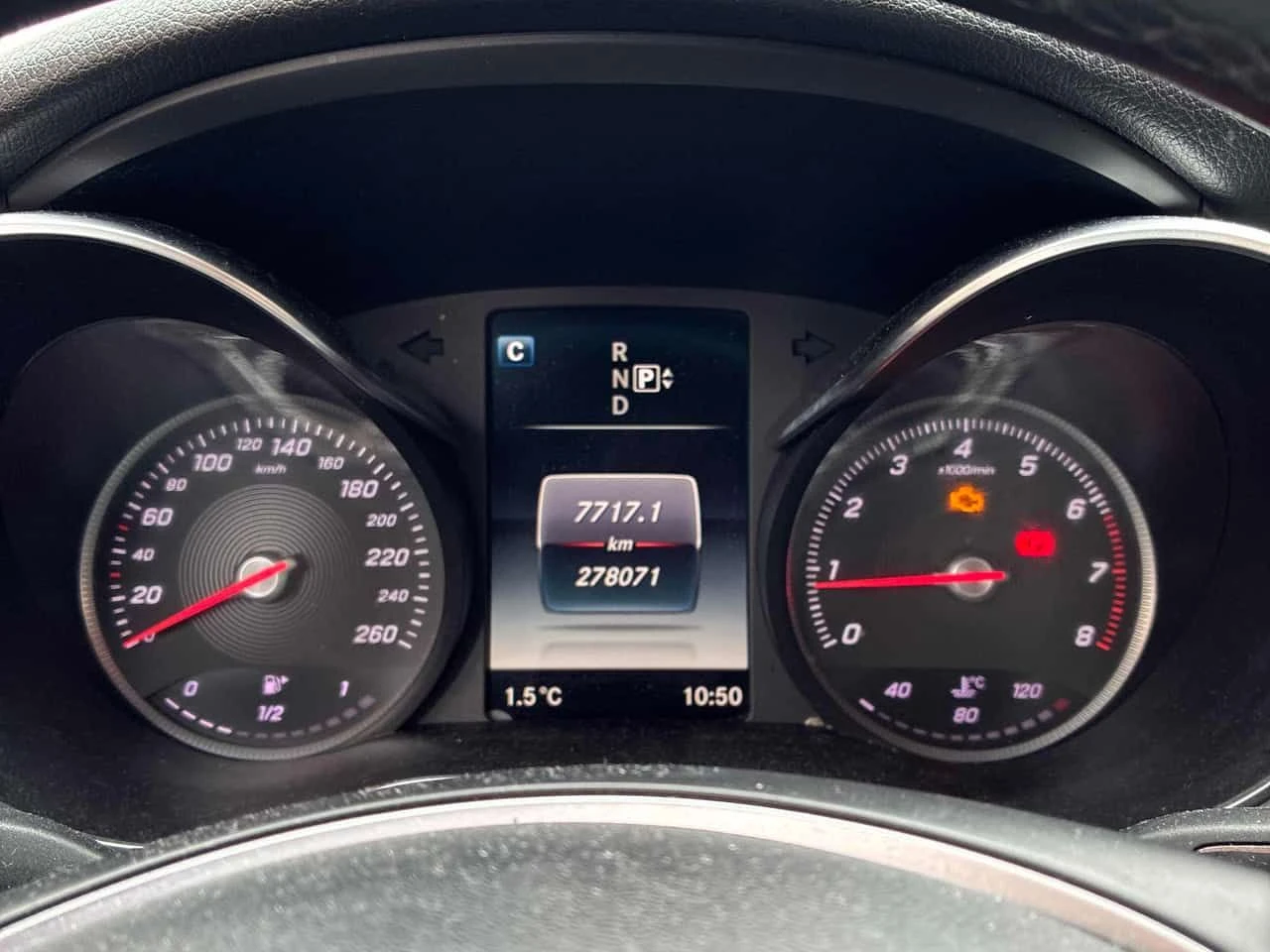 Mercedes-Benz C 300 * CARFAX * КАМЕРА * ПОДГРЕВИ, снимка 8 - Автомобили и джипове - 53951279