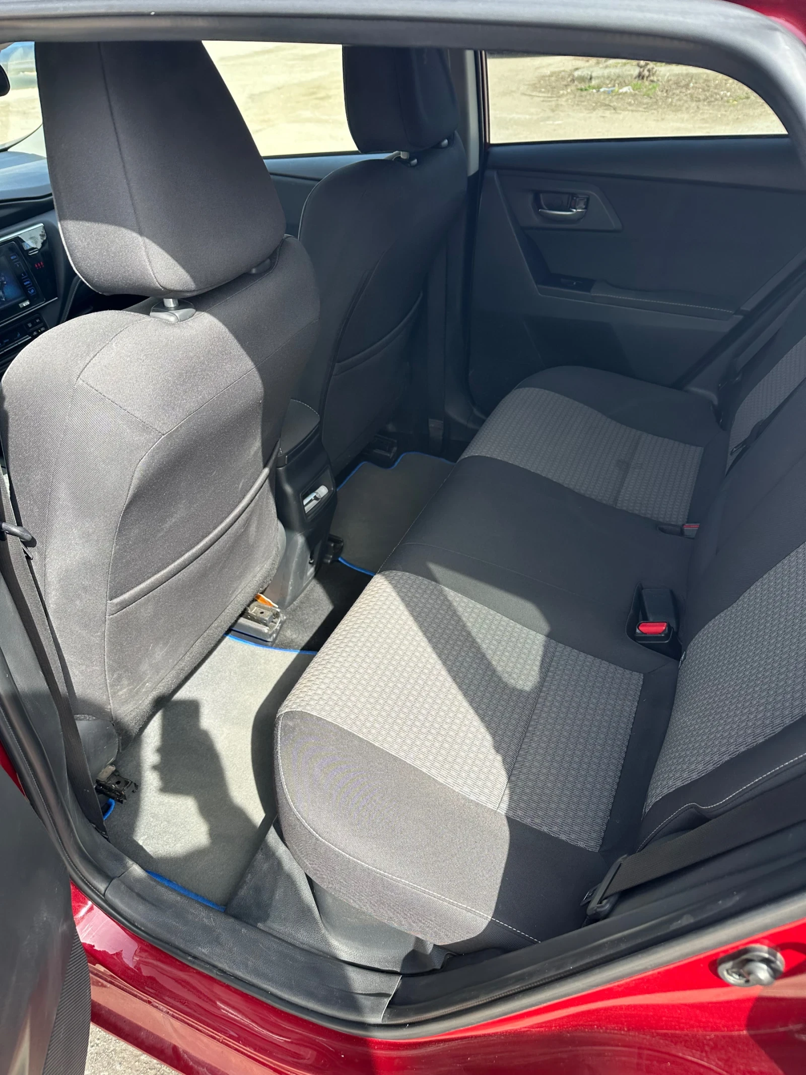 Toyota Auris, снимка 5 - Автомобили и джипове - 54182391