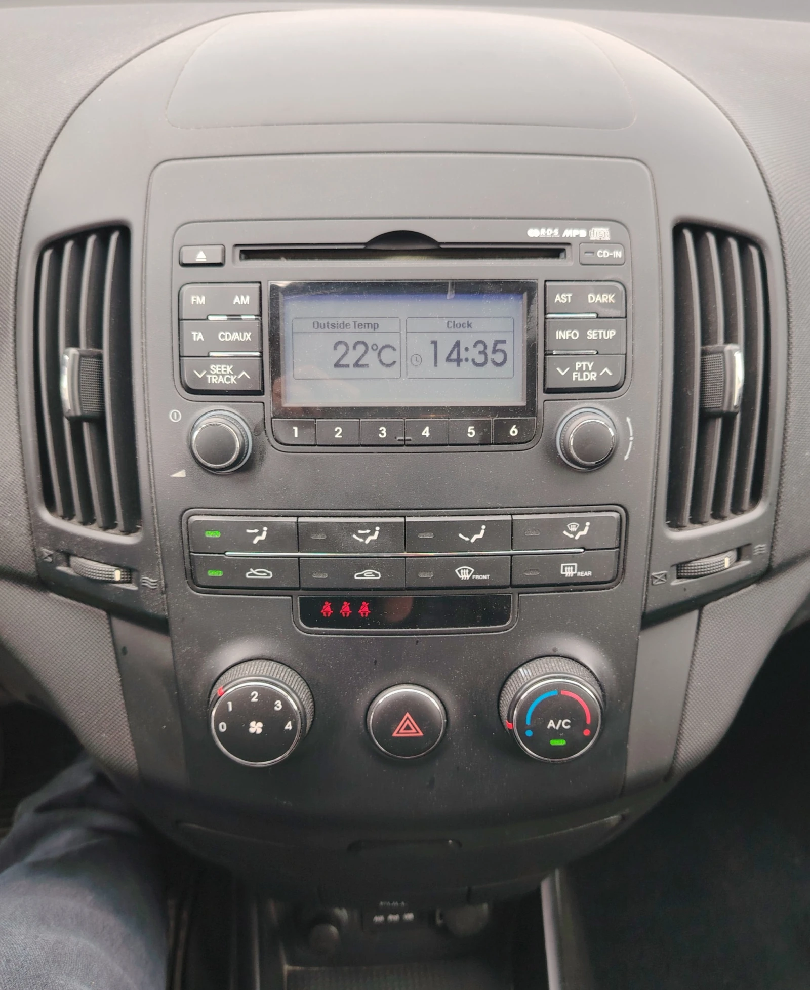 Hyundai I30 1.4i/SPORT, снимка 10 - Автомобили и джипове - 54579687