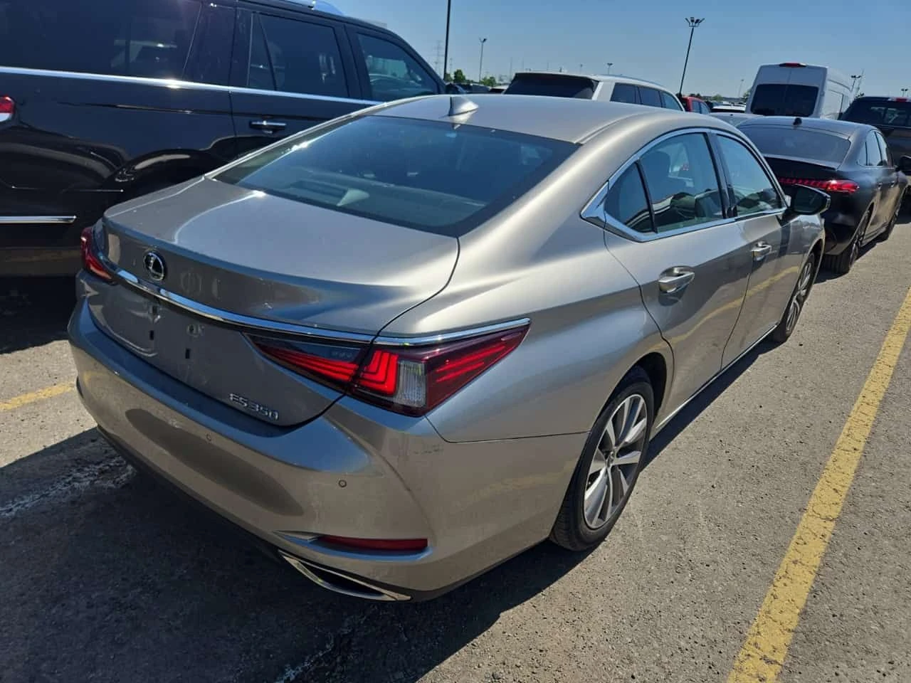 Lexus ES 350 | 2 КЛЮЧА| ШИБИДАХ| ПОДГРЕВИ| ОБДУХВАНЕ| CARFAX, снимка 3 - Автомобили и джипове - 54783984