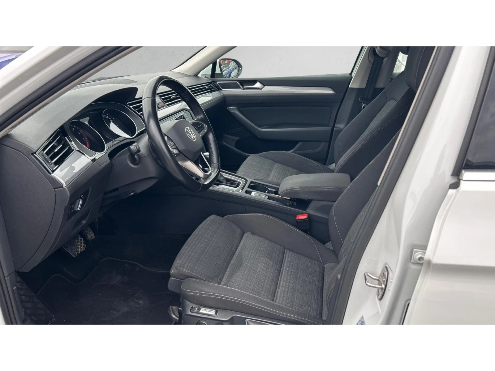 VW Passat 1.5 TSi OPF ACT  DSG, Месечна вноска от 199  , снимка 11 - Автомобили и джипове - 54967244
