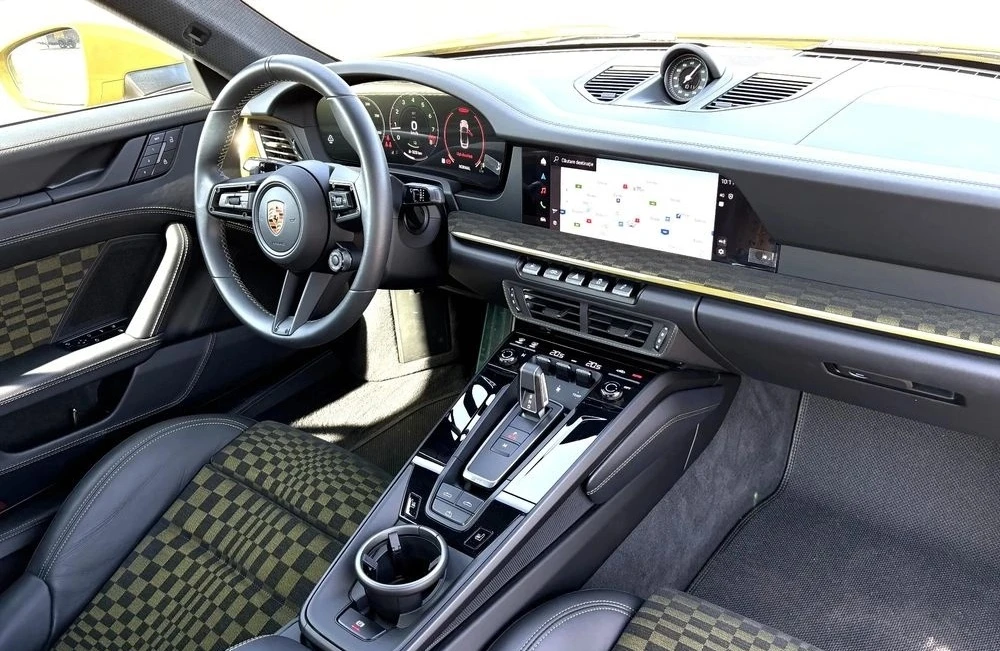 Porsche 911 Carrera GTS Cabrio Spirit 70, снимка 6 - Автомобили и джипове - 55715045