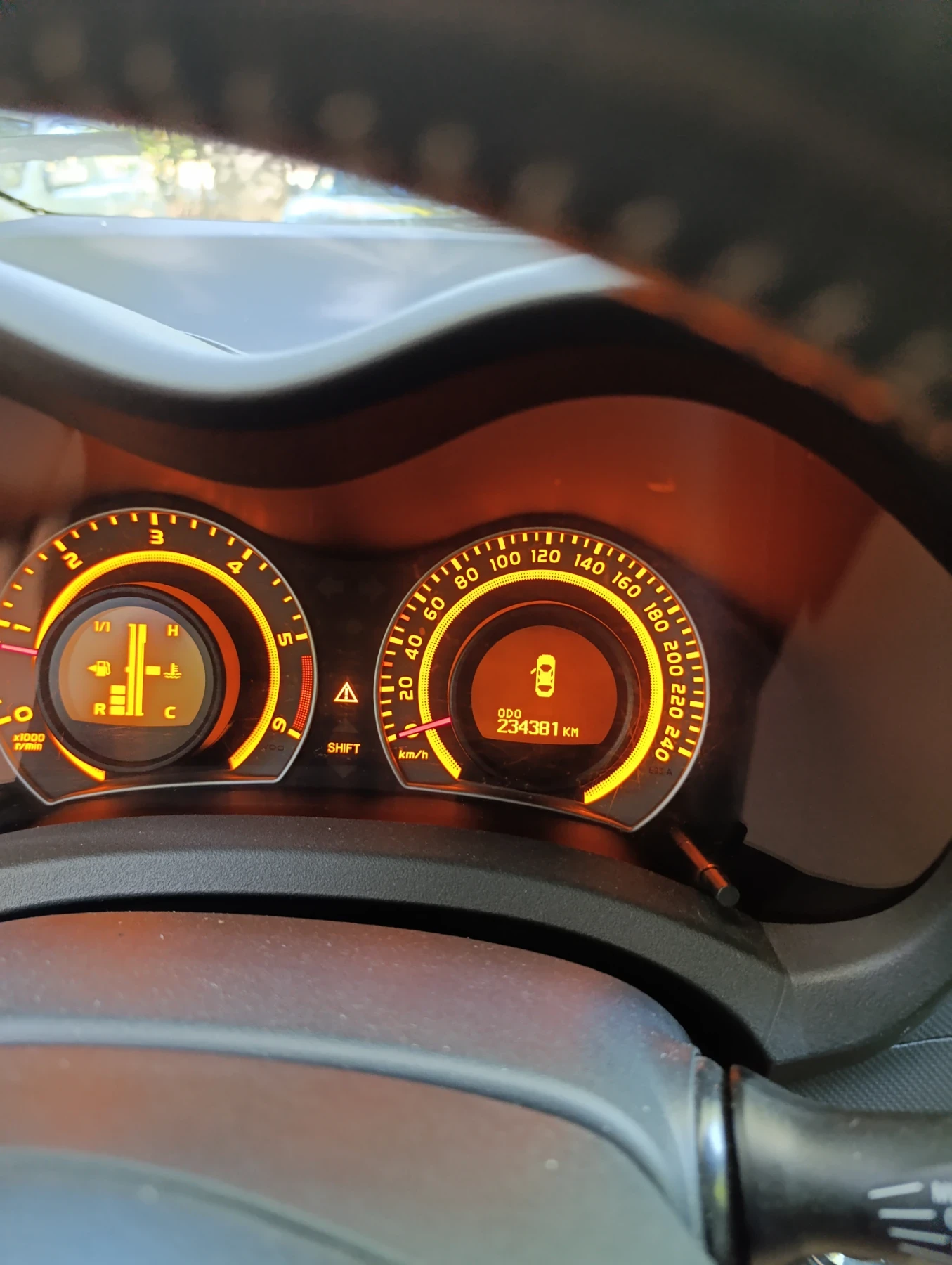 Toyota Auris 2.2, снимка 8 - Автомобили и джипове - 56129018