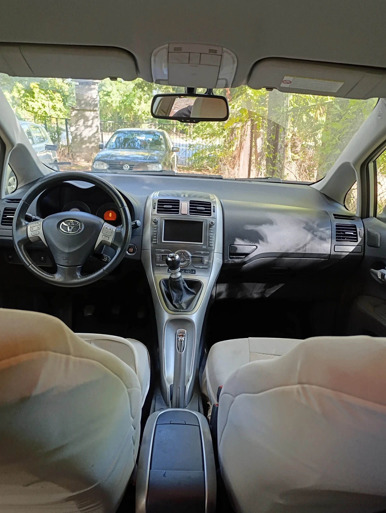 Toyota Auris 2.2, снимка 5 - Автомобили и джипове - 56129018