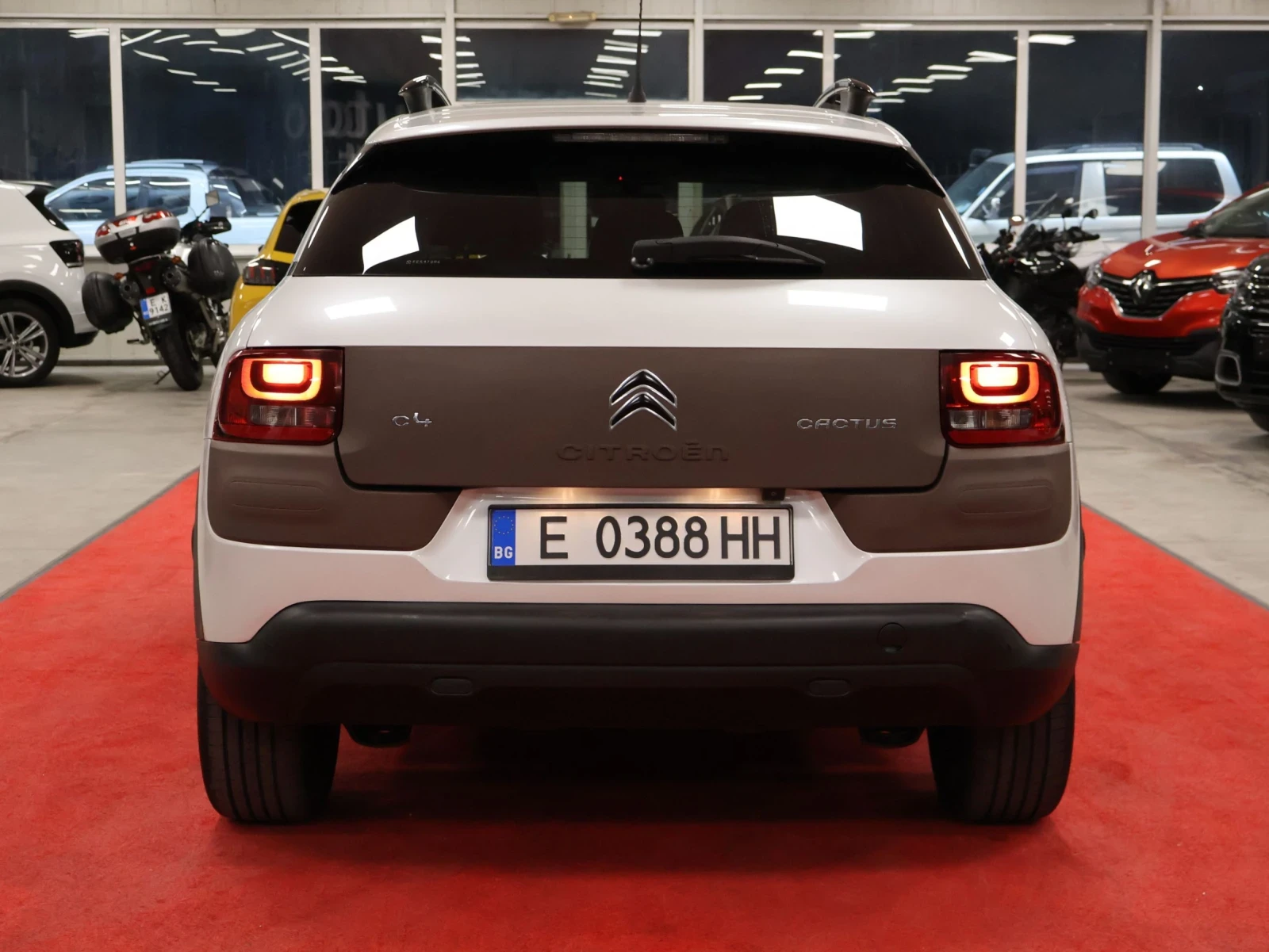 Citroen C4 Cactus 1.6 HDi | Автоматик | Регистриран , снимка 5 - Автомобили и джипове - 56216717