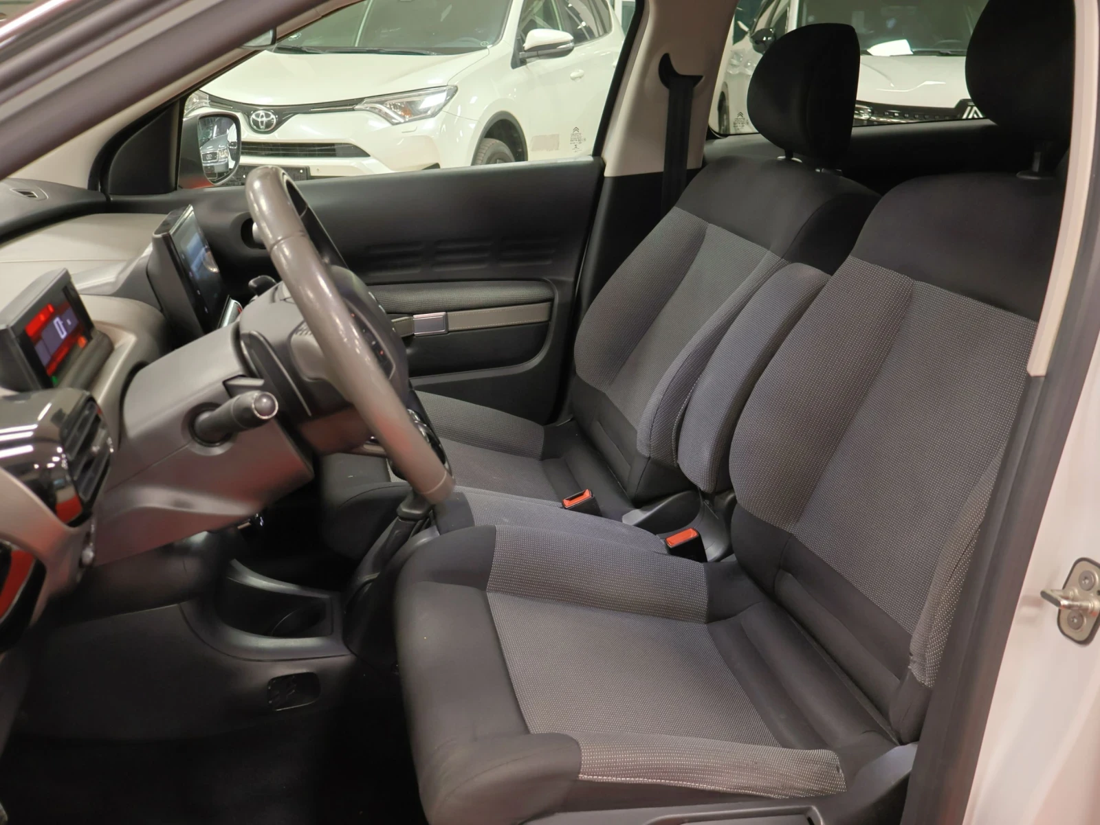Citroen C4 Cactus 1.6 HDi | Автоматик | Регистриран , снимка 9 - Автомобили и джипове - 56216717