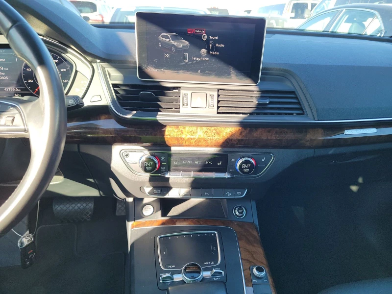 Audi Q5 Premium+ Matrix* Bang&Olufsen* Диг.табло* Пано* , снимка 10 - Автомобили и джипове - 48714370