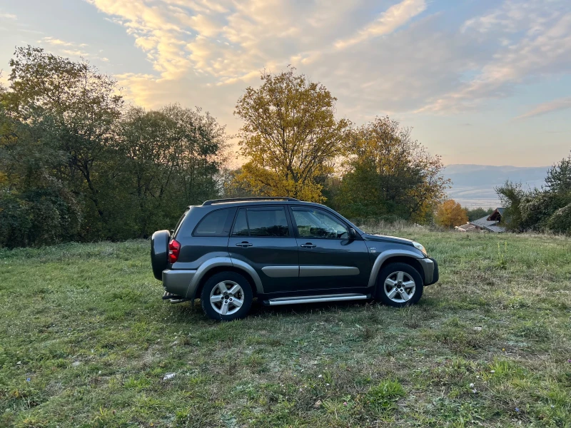 Toyota Rav4, снимка 9 - Автомобили и джипове - 52721389