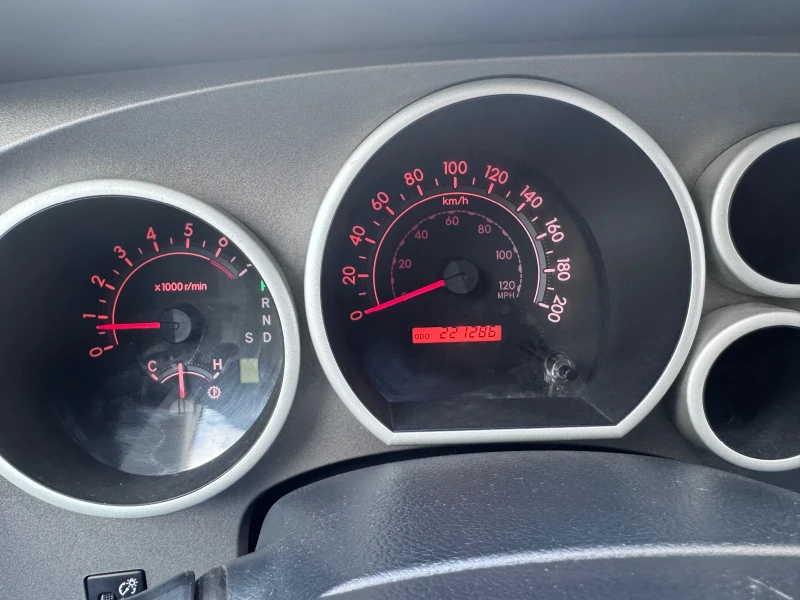 Toyota Tundra 5.7L, снимка 9 - Автомобили и джипове - 53401417