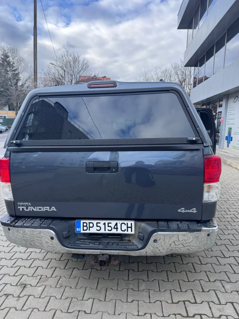 Toyota Tundra 5.7L, снимка 3 - Автомобили и джипове - 53401417