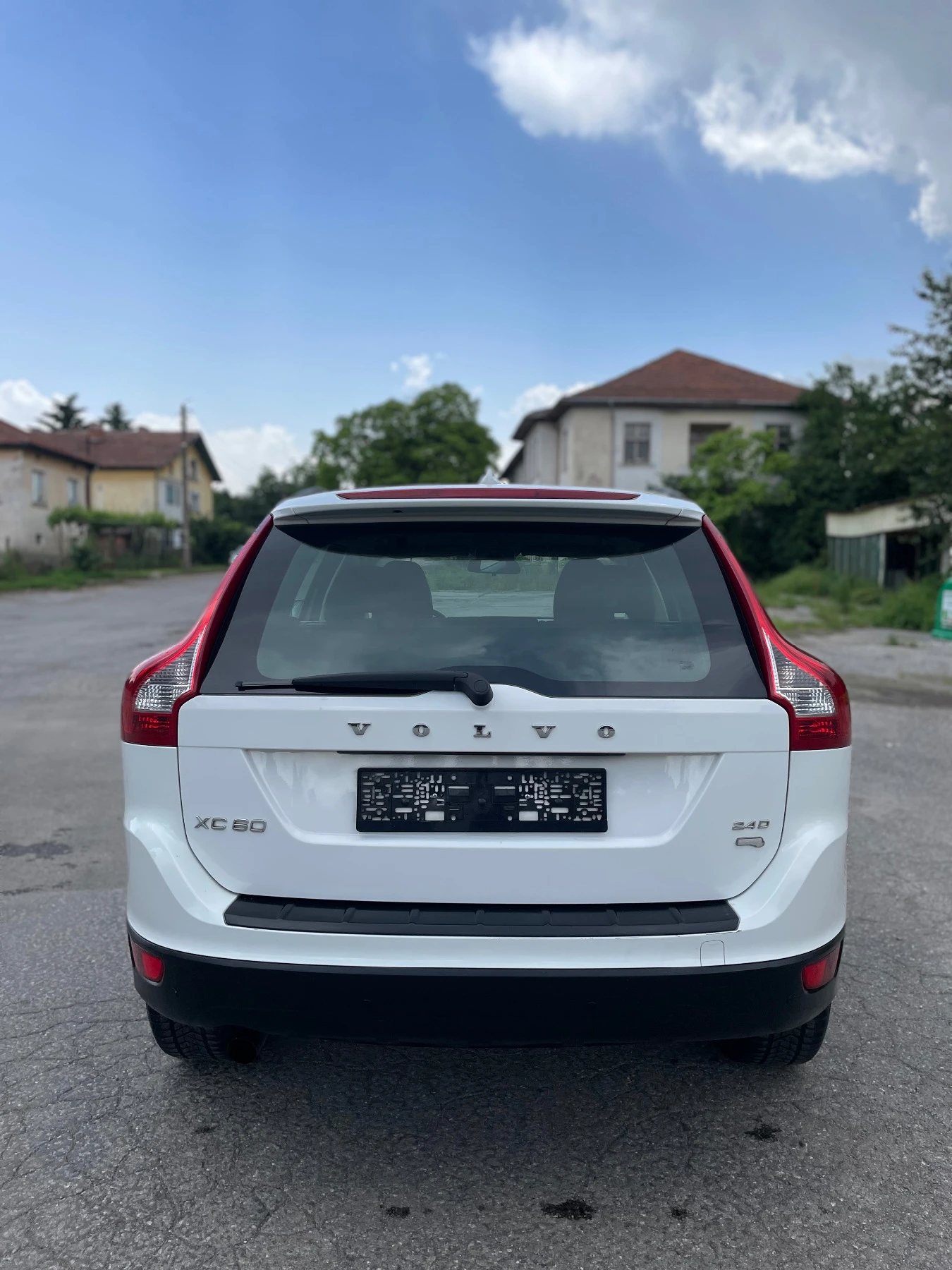 Volvo XC60 2.4 D5 - изображение 4