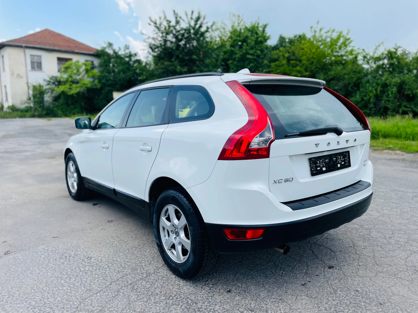 Volvo XC60 2.4 D5 - изображение 3