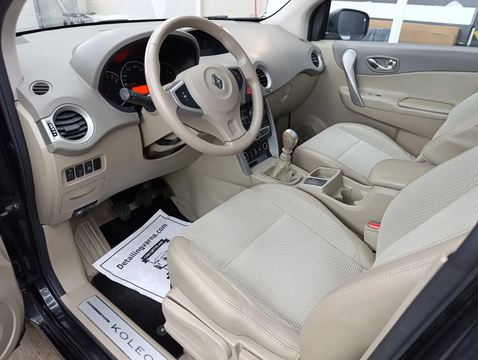 Renault Koleos 2.5 16V 4x4 - изображение 7