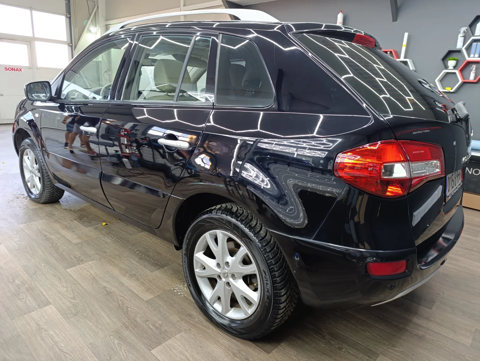 Renault Koleos 2.5 16V 4x4 - изображение 5