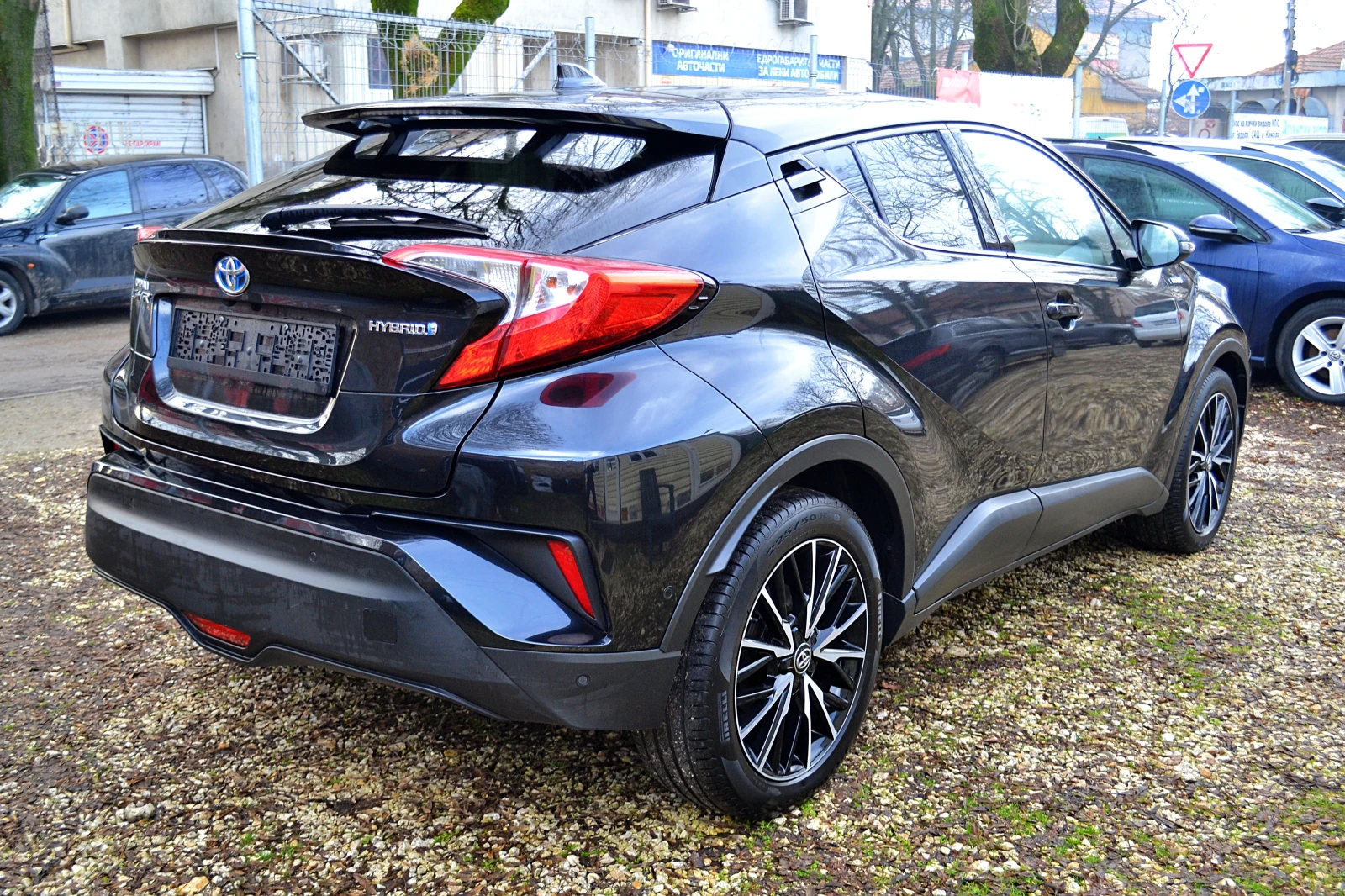 Toyota C-HR 1.8 Hybrid Lounge - изображение 4