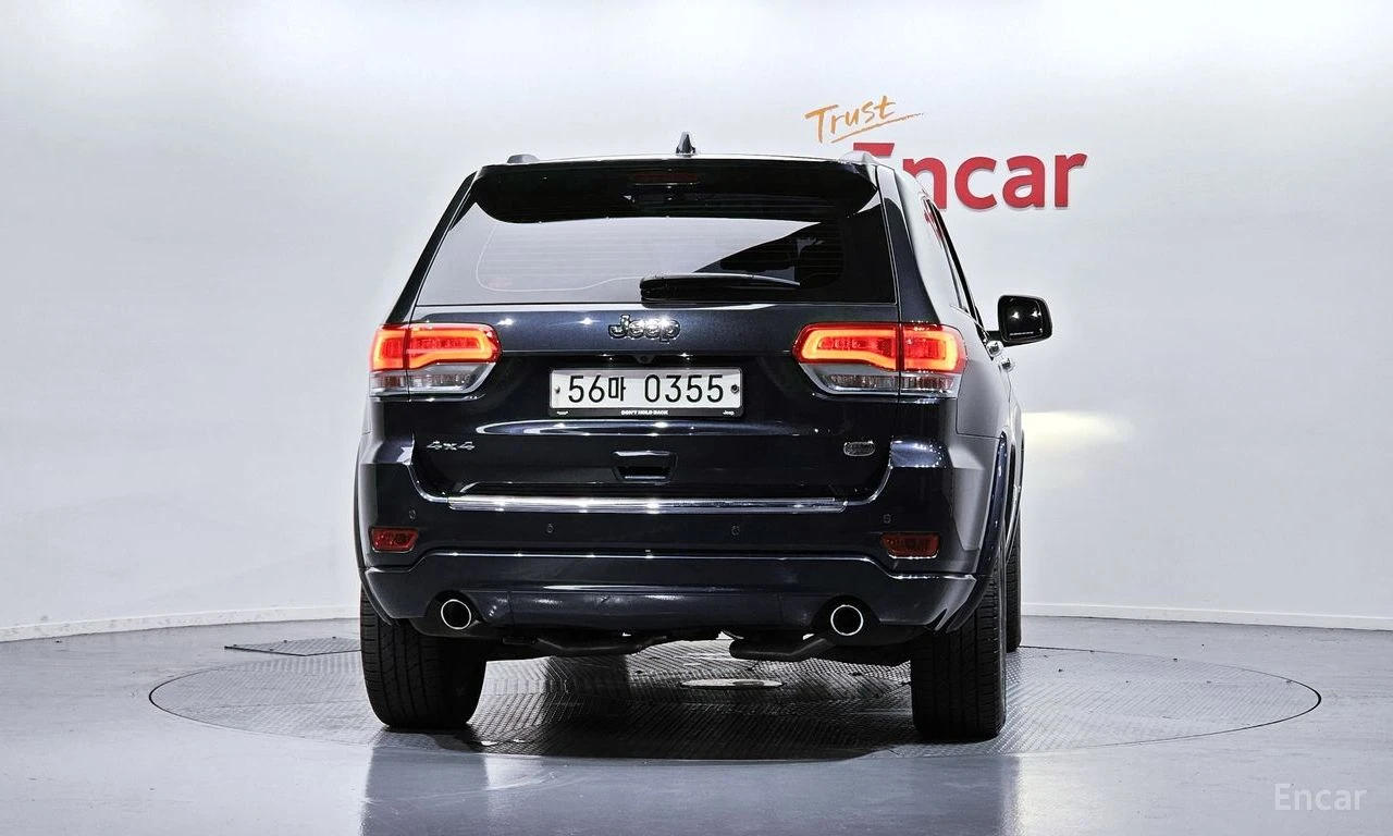 Jeep Grand cherokee 3.6* V6* 8ZF* OVERLAND* ДИСТРОНИК* ОБДУХВАНЕ* КАМЕ, снимка 4 - Автомобили и джипове - 54863312
