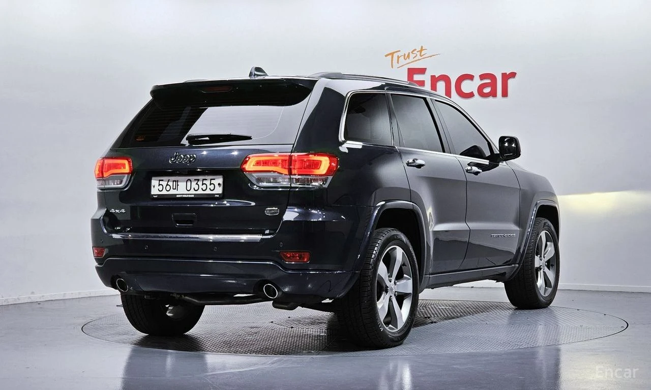 Jeep Grand cherokee 3.6* V6* 8ZF* OVERLAND* ДИСТРОНИК* ОБДУХВАНЕ* КАМЕ, снимка 2 - Автомобили и джипове - 54863312