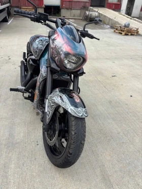  Suzuki Boulevard